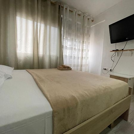 Downtown Modern Studio Apartment Tirana Exterior foto