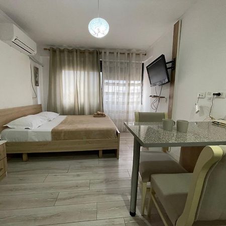Downtown Modern Studio Apartment Tirana Exterior foto
