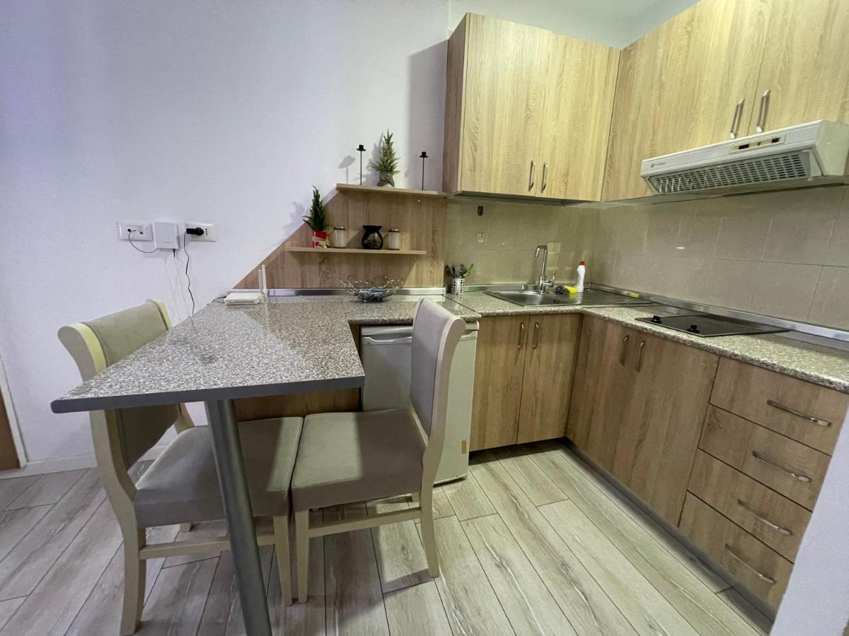Downtown Modern Studio Apartment Tirana Exterior foto