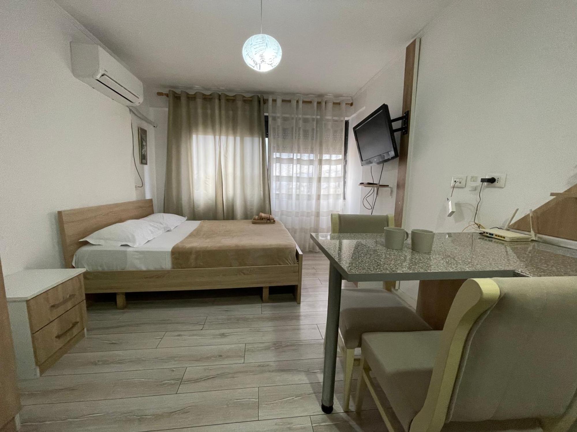 Downtown Modern Studio Apartment Tirana Exterior foto